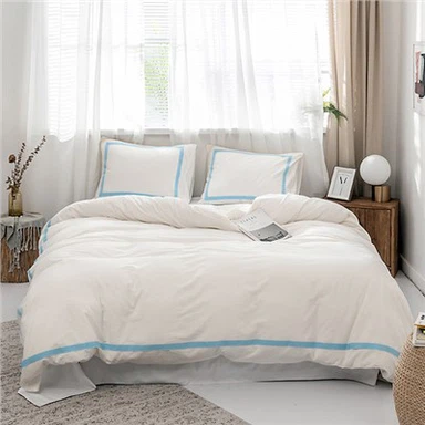 Puuvillasta satiinia peitonpäällinen